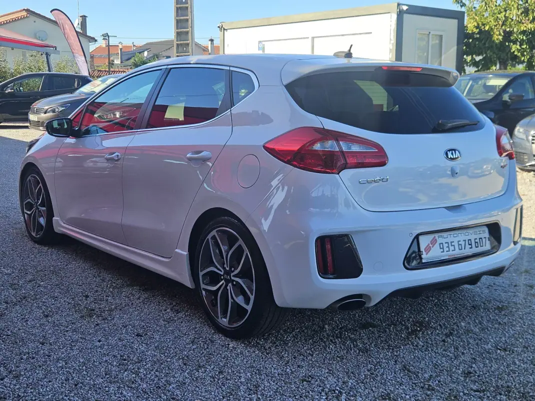 Kia Ceed 2015 - 15900 EUR, 113000 km - 113000km - foto 4 de 31