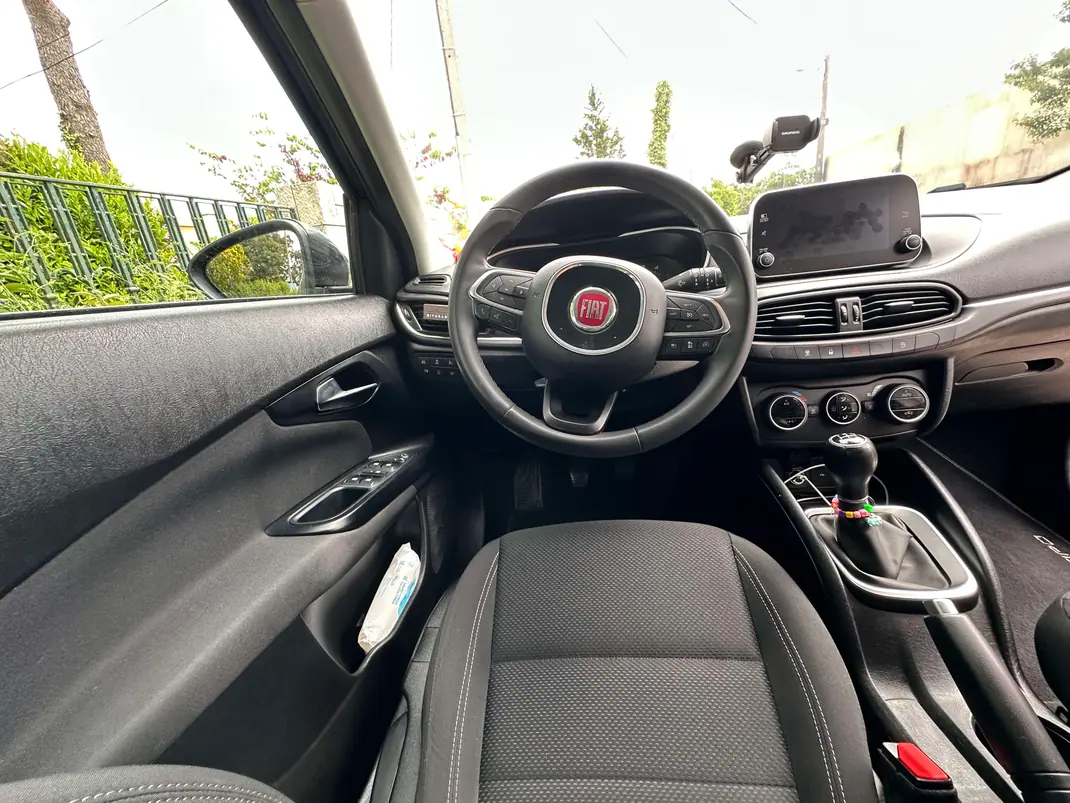 Fiat Tipo Station Wagon 2020 - 12500 EUR, 137000 km - AUTO.MOTO.pt - 137000km - foto 9 de 9