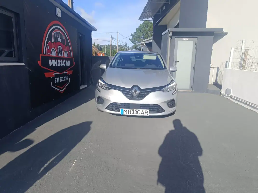 Renault Clio 2019 - 10900 EUR, 199948 km - AUTO.MOTO.pt - 199948km - foto 1 de 27