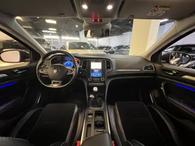 Renault Mégane 2016 - 11990 EUR, 140000 km - AUTO.MOTO.pt - 140000km - foto 5 de 41