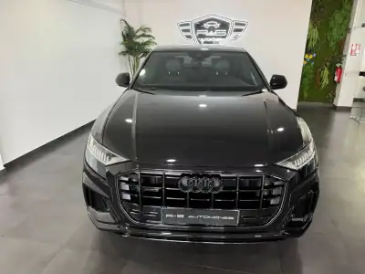 Audi Q8 2019 - 60000 EUR, 180000 km - AUTO.MOTO.pt - 180000km - foto 2 de 36