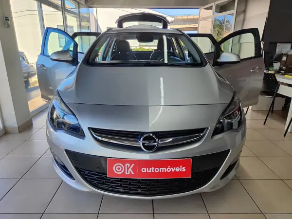 Opel Astra Sports Tourer 2015 - 8350 EUR, 208000 km - AUTO.MOTO.pt - 208000km - foto 20 de 33