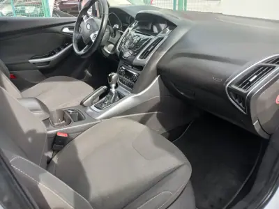 Ford Focus 2012 - 7950 EUR, 136113 km - AUTO.MOTO.pt - 136113km - foto 22 de 25