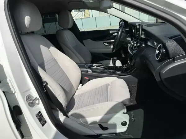 Mercedes-Benz C 180 2015 - 12900 EUR, 280000 km - AUTO.MOTO.pt - 280000km - foto 55 de 69