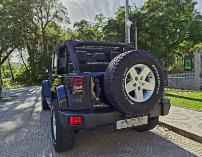 Jeep Wrangler Unlimited 2010 - 39000 EUR, 169000 km - AUTO.MOTO.pt - 169000km - foto 12 de 26