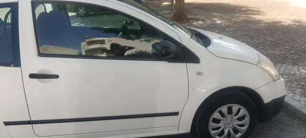 Citroën C2 2005 - 2650 EUR, 310000 km - AUTO.MOTO.pt - 310000km - foto 4 de 10