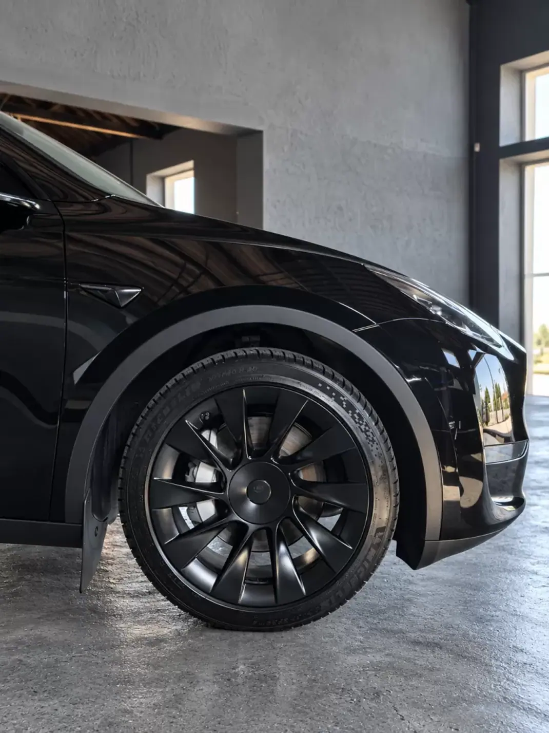 Tesla Model Y 2023 - 38490 EUR, 74953 km - 74953km - foto 24 de 25
