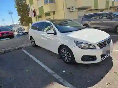 Peugeot 308 SW 2020 - 11500 EUR, 210000 km - foto 3 de 6