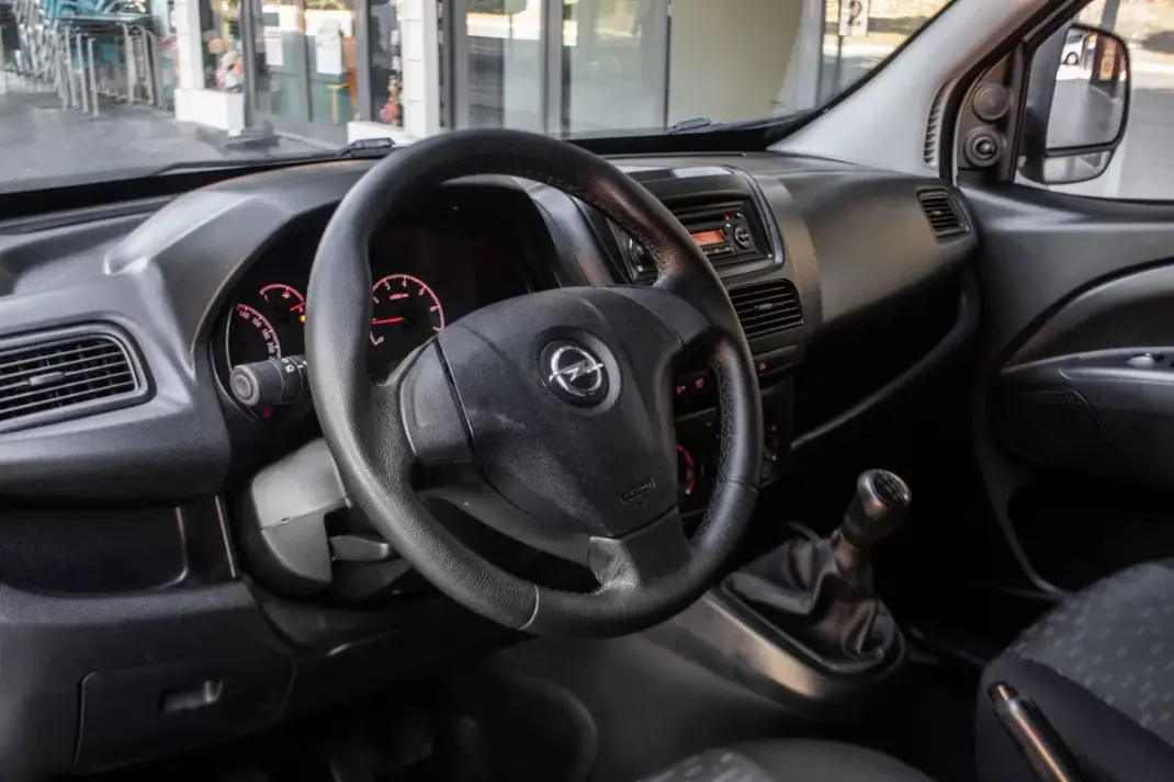Opel COMBO 2012 - 6800 EUR, 158642 km - 158642km - foto 20 de 23