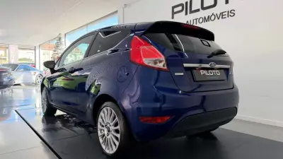 Ford Fiesta 2015 - 8990 EUR, 144693 km - AUTO.MOTO.pt - 144693km - foto 8 de 26
