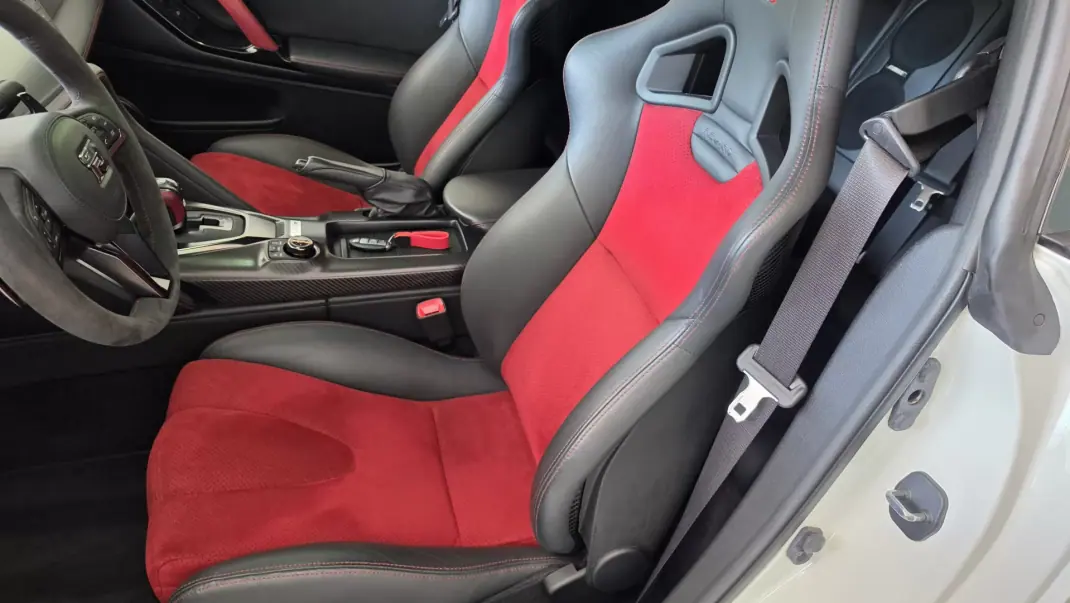 Nissan GT-R 2017 - 300000 EUR, 30685 km - 30685km - foto 45 de 69