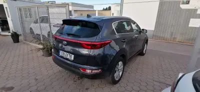 Kia Sportage 2018 - 17800 EUR, 67300 km - AUTO.MOTO.pt - 67300km - foto 12 de 21