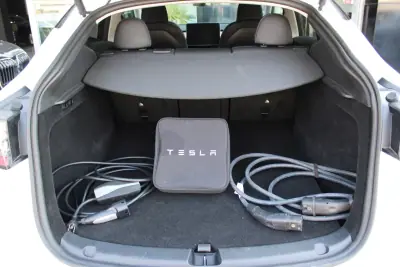 Tesla Model Y 2024 - 35900 EUR, 38745 km - 38745km - foto 33 de 38