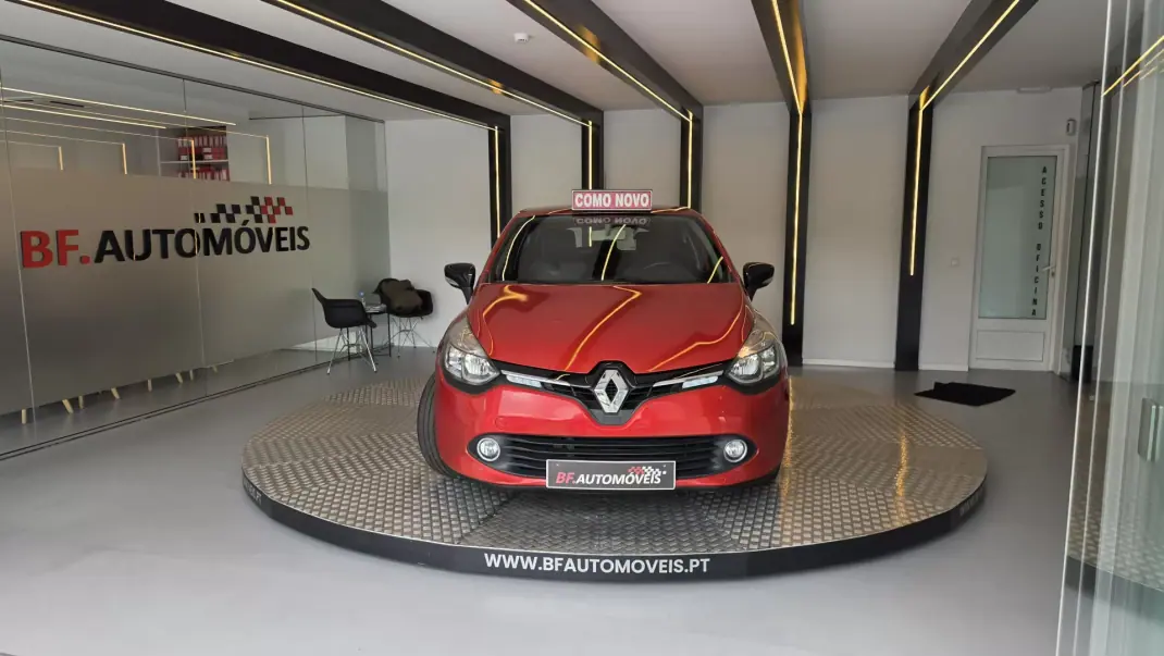 Renault Clio 2014 - 7900 EUR, 194340 km - AUTO.MOTO.pt - 194340km - foto 10 de 47