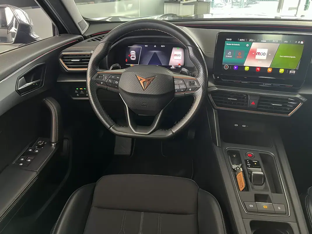 Cupra Formentor 2022 - 26900 EUR, 80652 km - AUTO.MOTO.pt - 80652km - foto 9 de 25