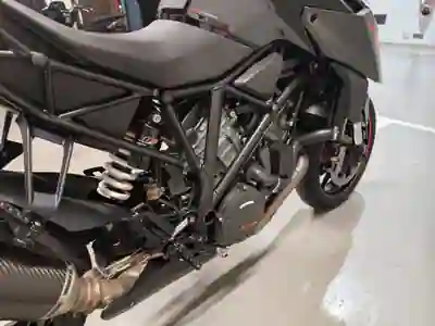 KTM 1290 Super Duke R 2017 — foto 4 de 9