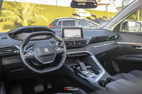 Peugeot 3008 2018 — foto 3 de 38