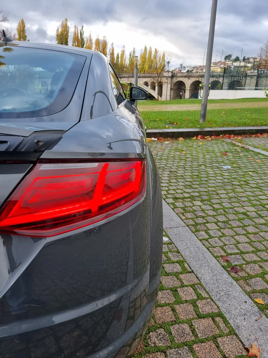 Audi TT Coupé 2015 - 22900 EUR, 210000 km - AUTO.MOTO.pt - 210000km - foto 3 de 15