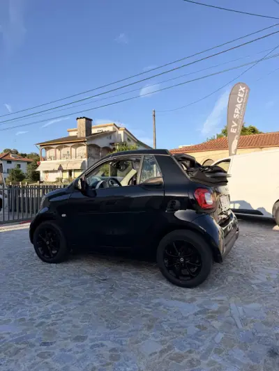 Smart Fortwo Cabrio 2018 - 11900 EUR, 52000 km - 52000km - foto 4 de 10