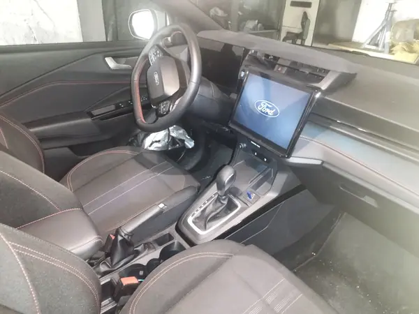 Ford Puma 2025 - 24500 EUR, 10003 km - AUTO.MOTO.pt - 10003km - foto 9 de 14