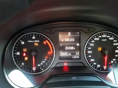 Audi A3 2014 - 14900 EUR, 250000 km - AUTO.MOTO.pt - 250000km - foto 33 de 38