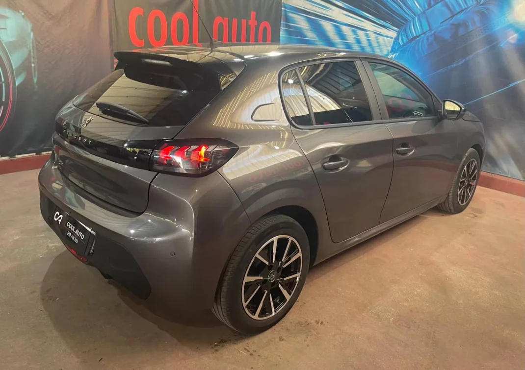 Peugeot 208 2023 - 14900 EUR, 44000 km - AUTO.MOTO.pt - 44000km - foto 14 de 47