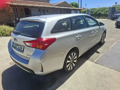 Toyota Auris Touring Sports 2014 - 9920 EUR, 222597 km - AUTO.MOTO.pt - 222597km - foto 12 de 14