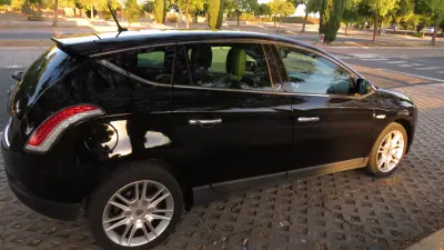 Lancia Delta 2009 - 8800 EUR, 166000 km - 166000km - foto 3 de 10