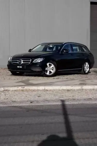 Mercedes-Benz E 220 2017 - 25000 EUR, 168000 km - AUTO.MOTO.pt - 168000km - foto 2 de 30