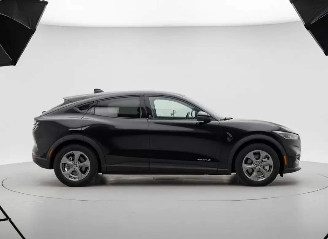 Ford Mustang Mach-E 2021 - 25500 EUR, 119800 km - AUTO.MOTO.pt - 119800km - foto 19 de 24
