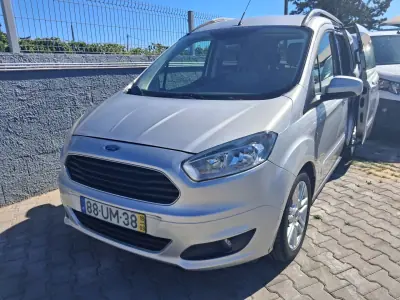 Ford Tourneo Courier 2018 - 8500 EUR, 206000 km - 206000km - foto 2 de 7