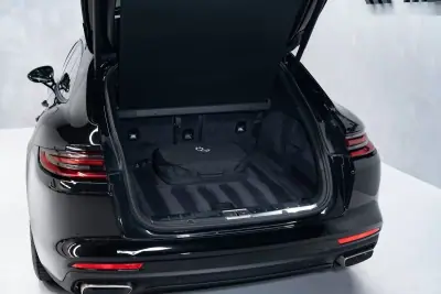 Porsche Panamera Sport Turismo 2020 - 63950 EUR, 111000 km - AUTO.MOTO.pt - 111000km - foto 13 de 53