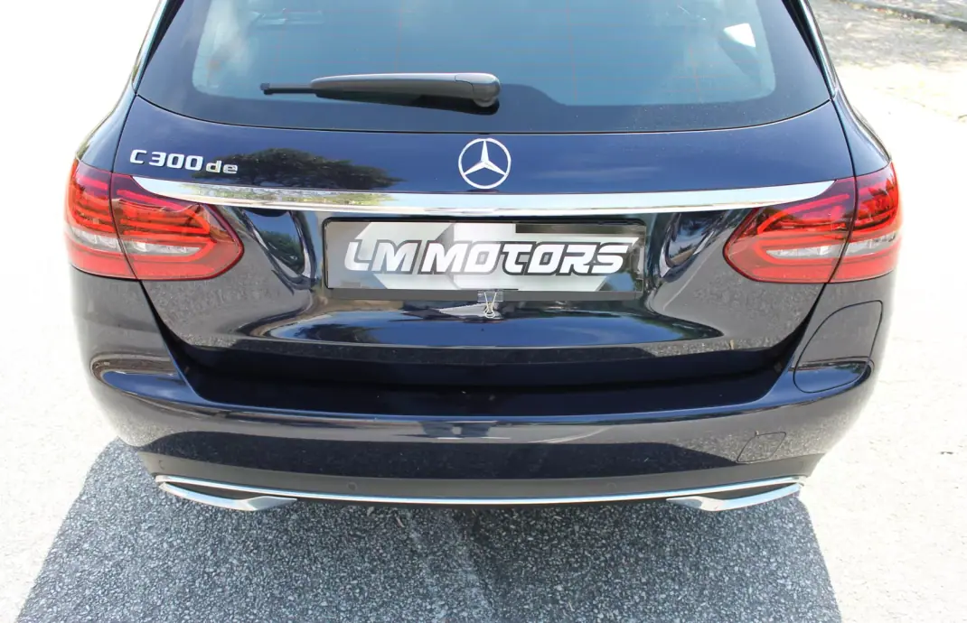 Mercedes-Benz C 300 2020 - 28990 EUR, 128000 km - AUTO.MOTO.pt - 128000km - foto 11 de 36