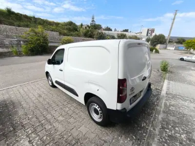 Toyota Proace City 1.5D L1 Active 2021 - 14950 EUR, 77000 km - AUTO.MOTO.pt - 77000km - foto 4 de 9