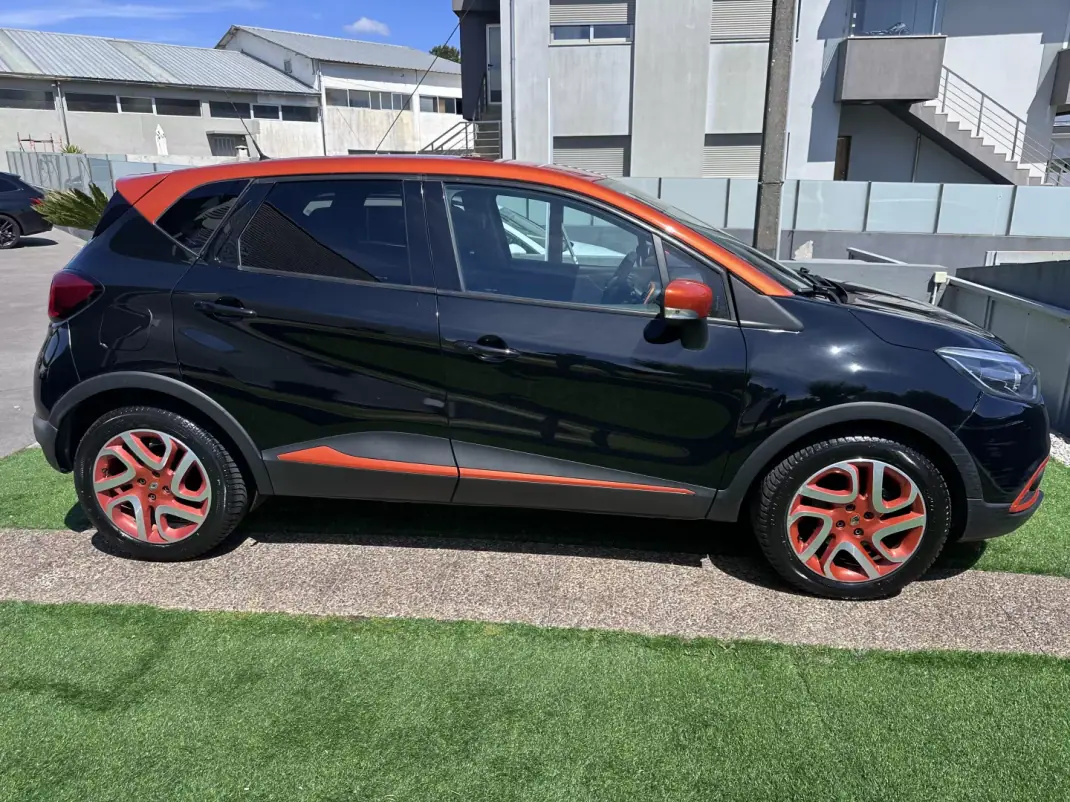 Renault Captur 2014 - 9900 EUR, 217000 km - AUTO.MOTO.pt - 217000km - foto 15 de 60