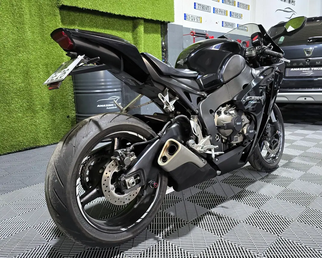 Honda CBR 1000RR 2008 - 8950 EUR, 32000 km - AUTO.MOTO.pt - 32000km - foto 2 de 15