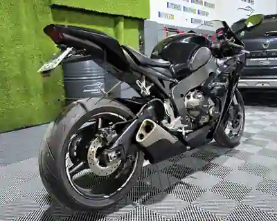 Honda CBR 1000RR 2008 - 8950 EUR, 32000 km - AUTO.MOTO.pt - 32000km - foto 2 de 15
