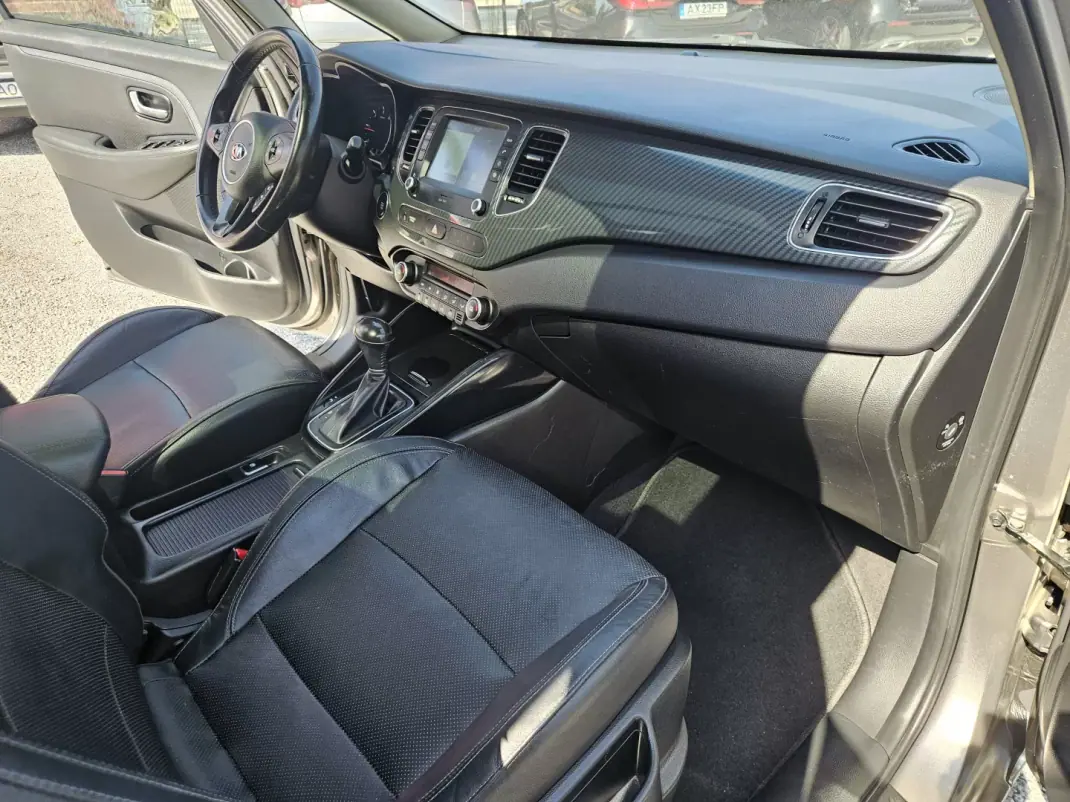 Kia Carens 2018 - 17700 EUR, 104900 km - 104900km - foto 13 de 52