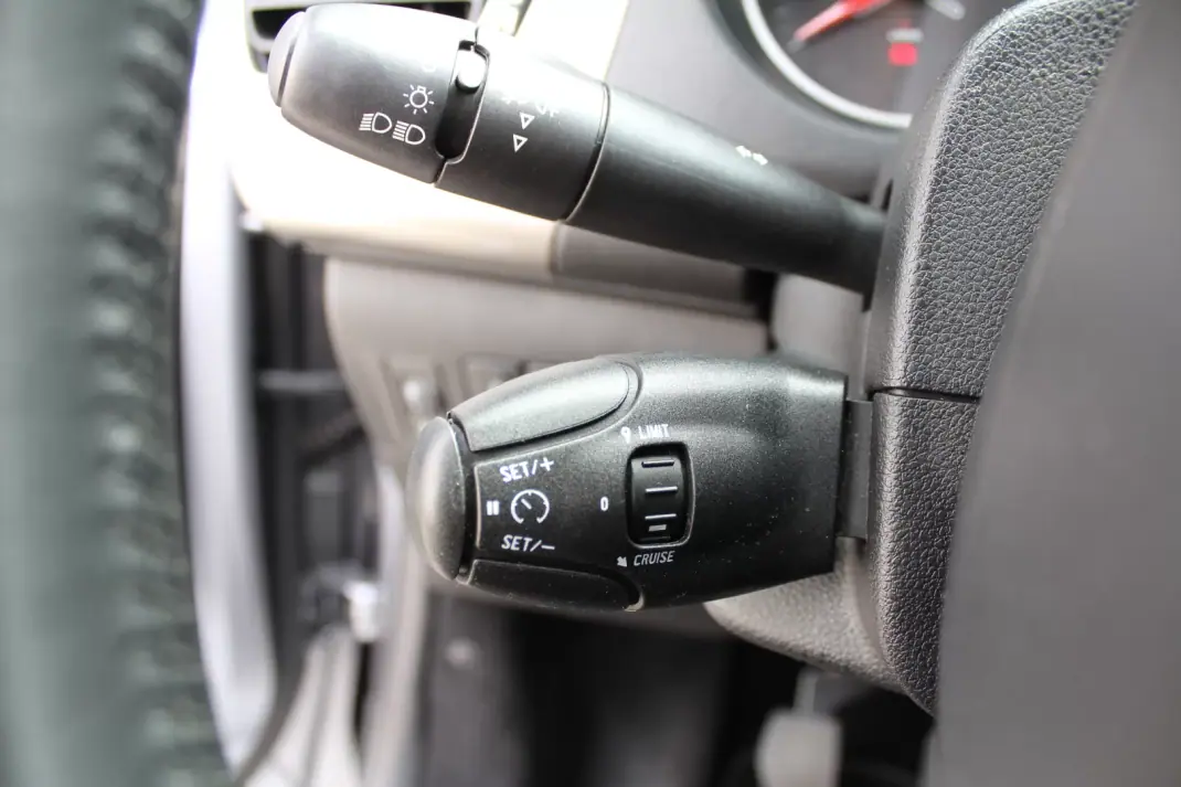 Citroën C-Elysée 2019 - 10500 EUR, 118000 km - AUTO.MOTO.pt - 118000km - foto 19 de 21