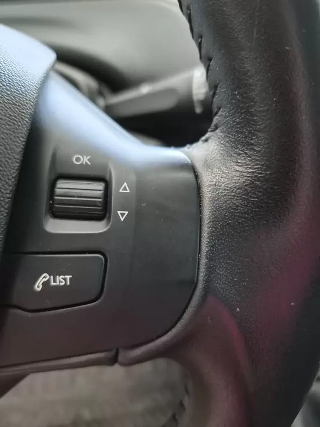 Peugeot 2008 2017 - 9999 EUR, 63500 km - 63500km - foto 27 de 33