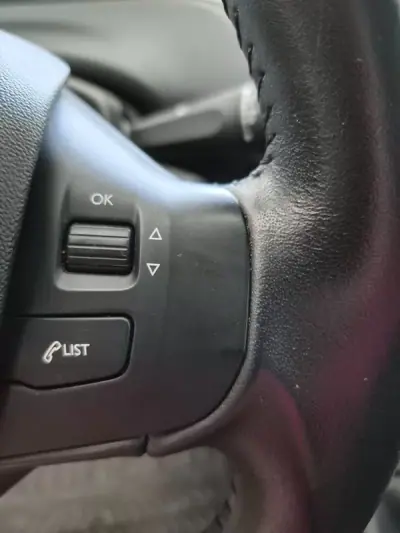 Peugeot 2008 2017 - 9999 EUR, 63500 km - 63500km - foto 27 de 33