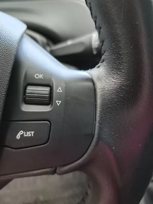 Peugeot 2008 2017 - 9999 EUR, 63500 km - 63500km - foto 27 de 33