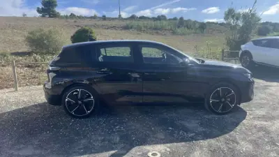 Peugeot e-308 2025 - 29490 EUR, 6000 km - 6000km - foto 3 de 19