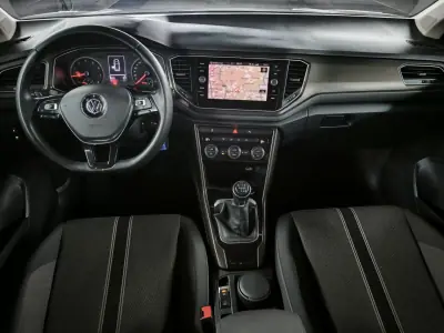 Volkswagen T-Roc 2018 - 15950 EUR, 98741 km - AUTO.MOTO.pt - 98741km - foto 5 de 34