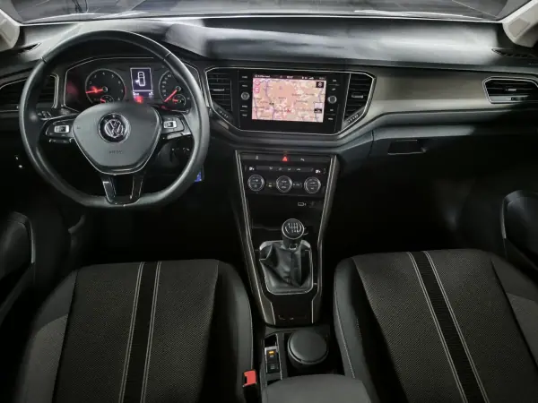 Volkswagen T-Roc 2018 - 15950 EUR, 98741 km - AUTO.MOTO.pt - 98741km - foto 5 de 34