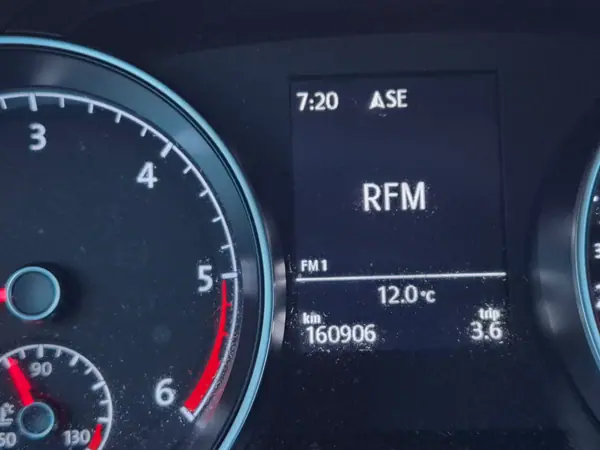 Volkswagen Golf Variant 2017 - 13890 EUR, 195000 km - AUTO.MOTO.pt - 195000km - foto 13 de 15