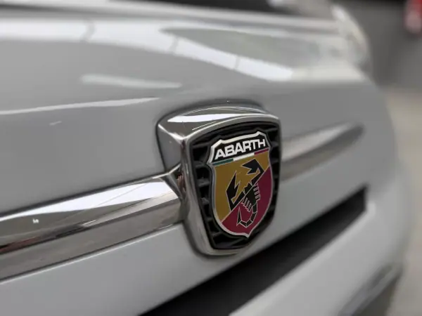 Abarth 500C 2011 - 13990 EUR, 139400 km - 139400km - foto 4 de 17