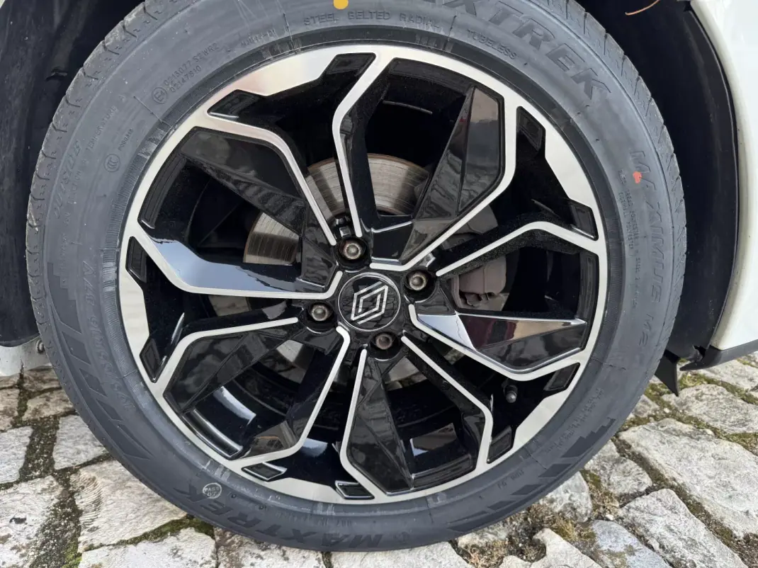 Renault Clio Sport Tourer 2016 - 10500 EUR, 138000 km - AUTO.MOTO.pt - 138000km - foto 37 de 37