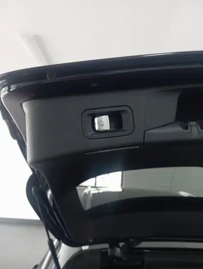 Mercedes-Benz C 220 2019 - 28300 EUR, 140000 km - AUTO.MOTO.pt - 140000km - foto 16 de 36