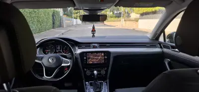 Volkswagen Passat 2018 - 19990 EUR, 135000 km - AUTO.MOTO.pt - 135000km - foto 10 de 11